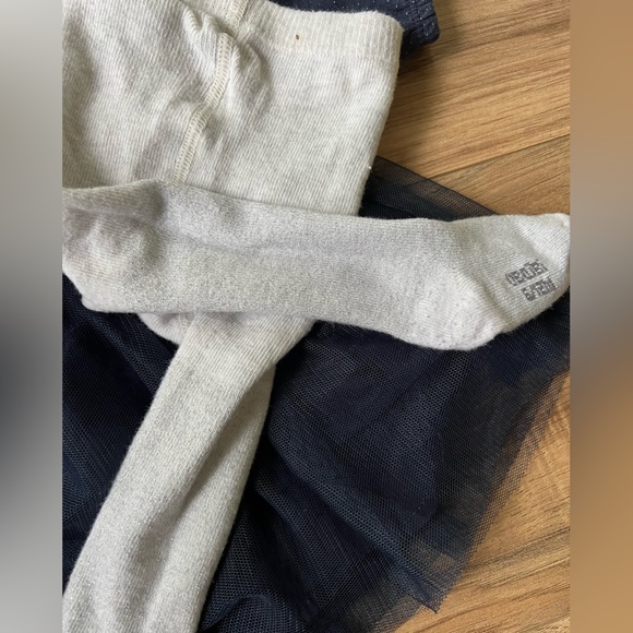 Bundle of Dress + tights - Picture 5 of 6